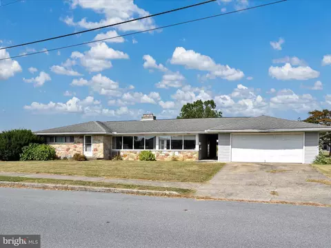 501 W Oak St, Palmyra, PA 17078