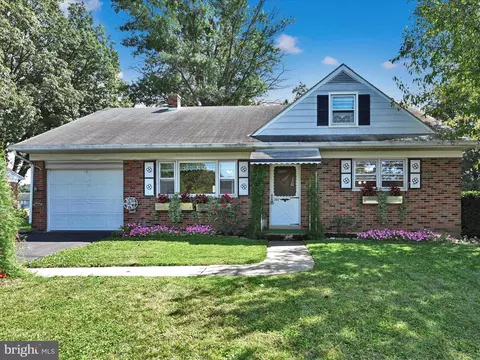 204 Phillip Dr, Myerstown, PA 17067