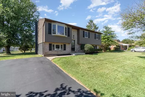 810 Oak Ln, Lebanon, PA 17046