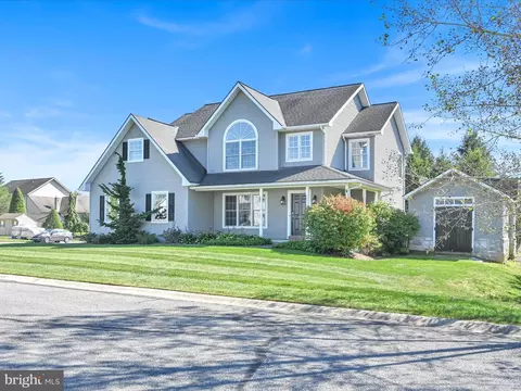 47 Eastfield Dr, Lebanon, PA 17042