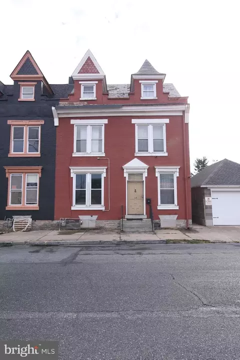 12 N 5th, Lebanon, PA 17046