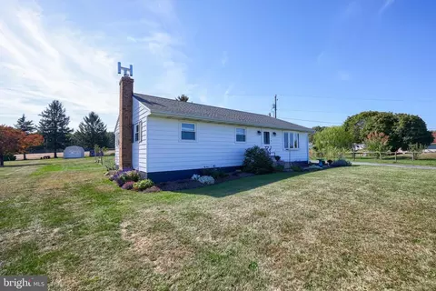 31 W Strack Dr, Myerstown, PA 17067