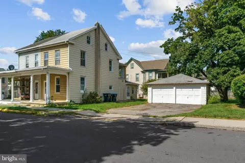 1 E Broad St, Annville, PA 17003