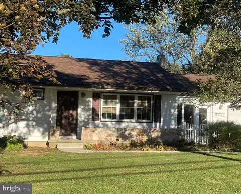 1686 Old Forge Rd, Annville, PA 17003