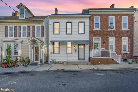 132 S 3rd St, Lebanon, PA 17042