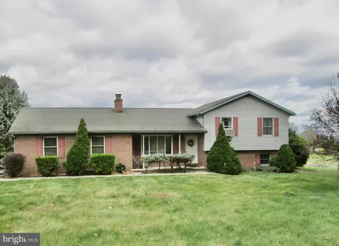 409 E Rosebud Rd, Myerstown, PA 17067