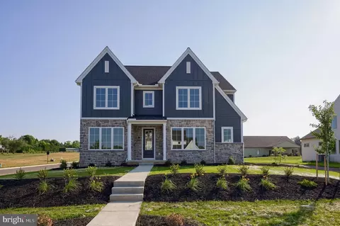 836 Wheatfield Ln, Lebanon, PA 17042