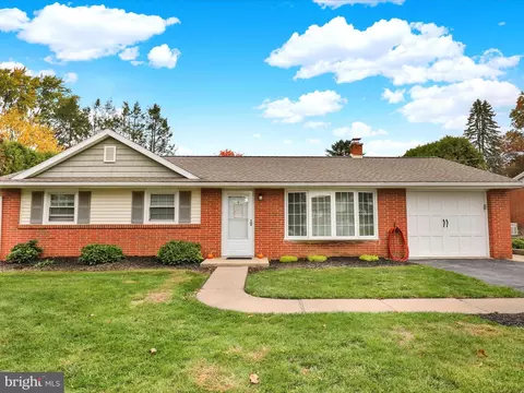 15 Clearview Dr, Lebanon, PA 17042