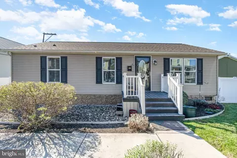 421 N Railroad St, Palmyra, PA 17078