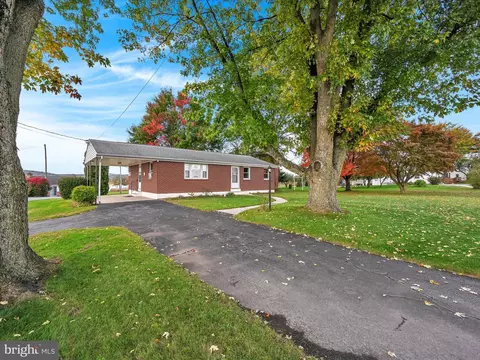 3041 S 5th Ave, Myerstown, PA 17067