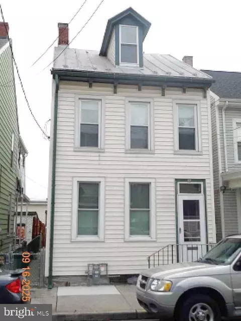 32 Mifflin St, Lebanon, PA 17046