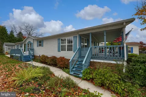 564 W Cedar St, Palmyra, PA 17078
