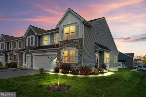 413 Mayapple Dr, Annville, PA 17003