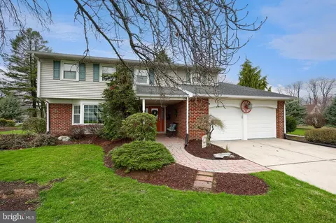 701 Colony Dr, Palmyra, PA 17078