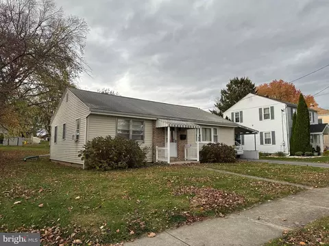 717 W Oak St, Palmyra, PA 17078