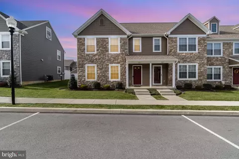 731 Farmwood Ln, Lebanon, PA 17042