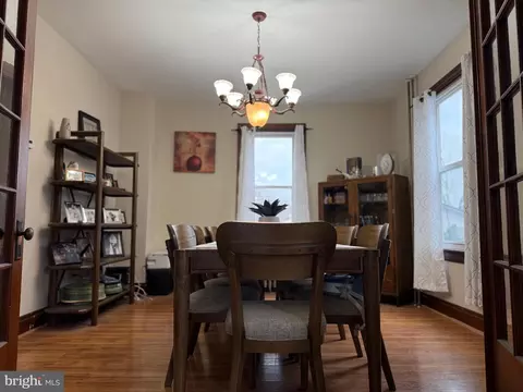 Dining - 425 E Maple St, Palmyra, PA 17078 photo 1 of 3