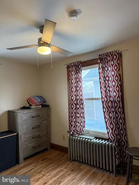 Bedroom - 425 E Maple St, Palmyra, PA 17078 photo 3 of 5