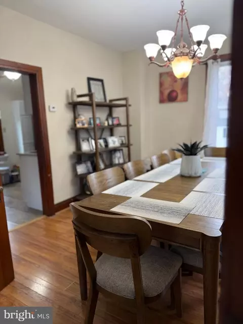 Dining - 425 E Maple St, Palmyra, PA 17078 photo 2 of 3
