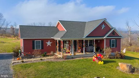 262 W Texter Mission Rd, Robesonia, PA 19551