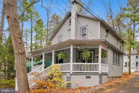 609 6th St, Mount Gretna, PA 17064