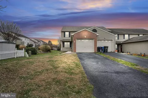 2 Sue Cir, Lebanon, PA 17042