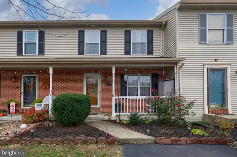 6 Tiffany Ln, Lebanon, PA 17046