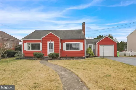 138 W Main St, Newmanstown, PA 17073