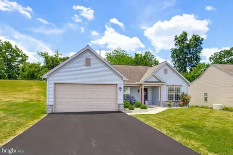 926 Sweetbay Ln, Lebanon, PA 17046