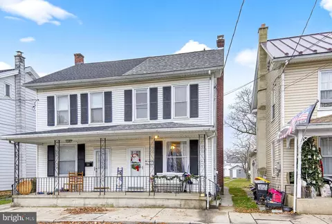 317 S Broad St, Myerstown, PA 17067