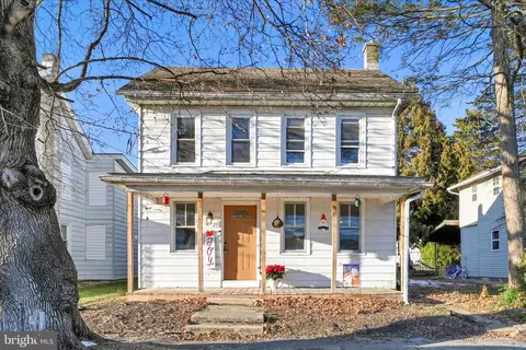 29 Memorial Blvd, Newmanstown, PA 17073