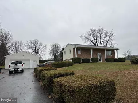 2562 Long, Lebanon, PA 17046