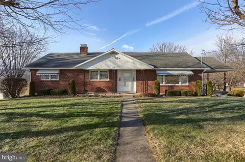 551 Mill Rd, Grantville, PA 17028