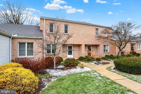 24 Woodland Est, Lebanon, PA 17042