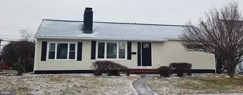 409 E Chestnut St, Cleona, PA 17042