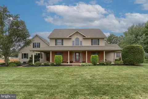 23 S Zinns Mill Rd, Quentin, PA 17083