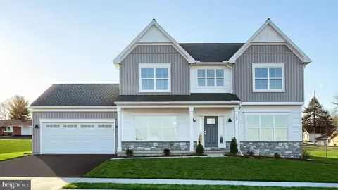 129 Alexandria Dr, Annville, PA 17003