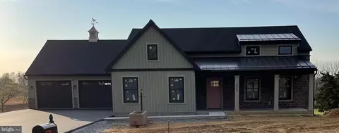 115 Maple Ln, Lebanon, PA 17042