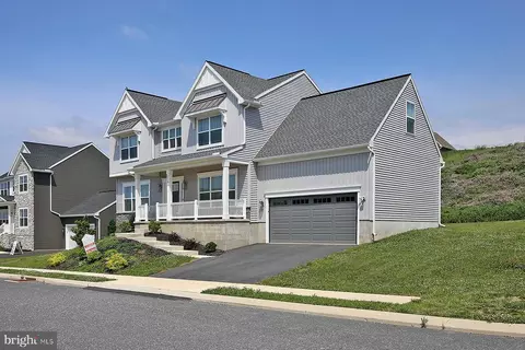216 Copper Ridge Dr, Newmanstown, PA 17073