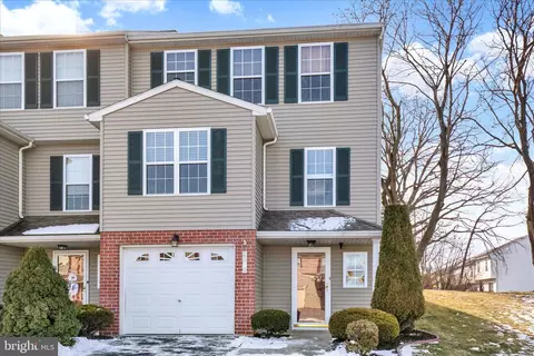 2030 Greystone Dr, Lebanon, PA 17042