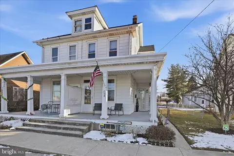 708 W Cherry St, Palmyra, PA 17078