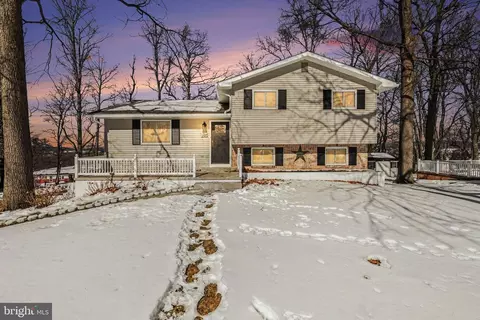 2149 Cloverfield Dr, Lebanon, PA 17046