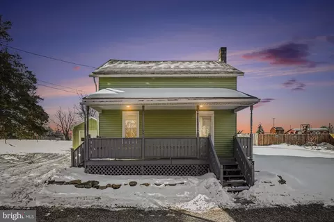 8 Penny Ln, Jonestown, PA 17038