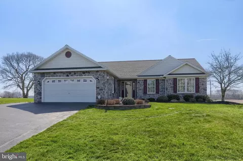 75 Oatfield Ln, Palmyra, PA 17078