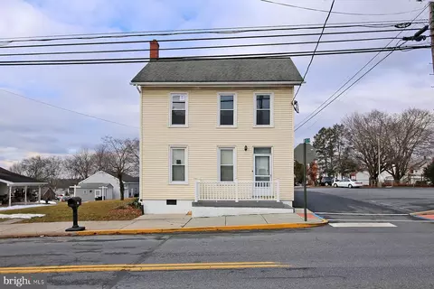 19 S Lancaster St, Jonestown, PA 17038