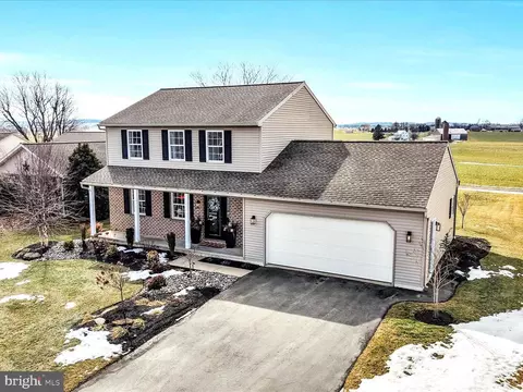 10 Georgie Ln, Richland, PA 17087