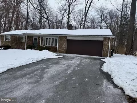 1806 Martin Dr, Lebanon, PA 17046