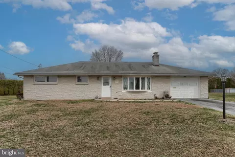 905 Skyline Dr, Lebanon, PA 17046