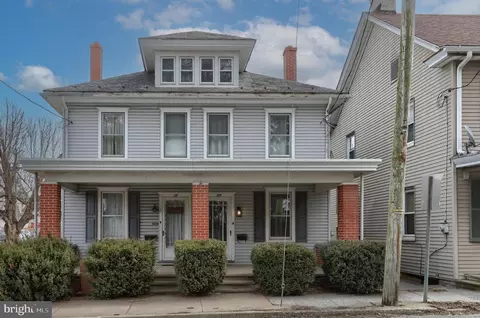 40 S White Oak St, Annville, PA 17003