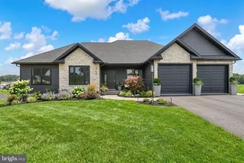 2009 Rolling Meadow Rd, Lebanon, PA 17046